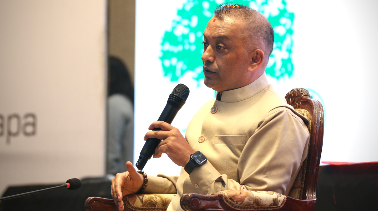 ऐतिहासिक हारपछि संकटमा कांग्रेस