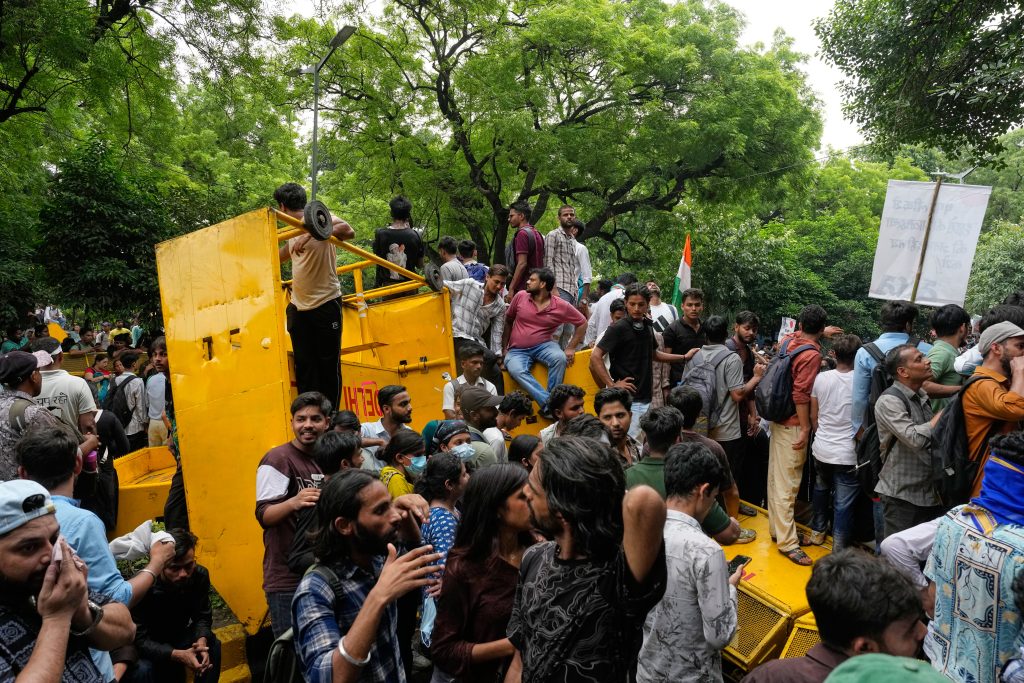 भारतमा युवा असन्तुष्टिको विस्फोट : मोदी सरकारमाथि बढ्दो दबाब