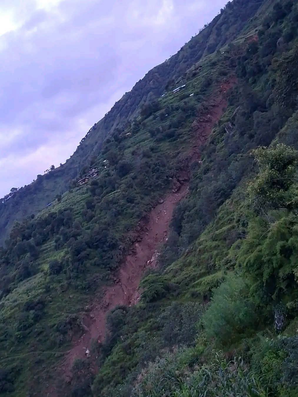 रोल्पामा पहिरोले पुरिँदा दुई जनाको मृत्यु, १० जना वेपत्ता