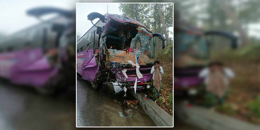 तीनवटा सवारीसाधन एकापसमा ठोक्किँदा १२ जना घाइते