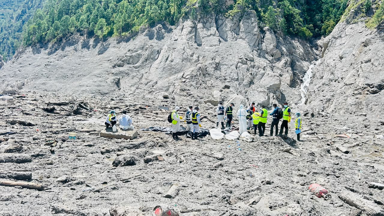 भोटेकोशी बाढीपछि महोत्तरीका १० परिवारमा चाडपर्व आएन